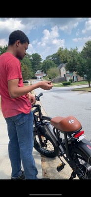 Customer with a MEGAWHEELS fat tire electric bike